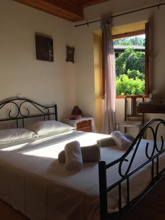 Country traditional house in Corfu village, Greece room 6